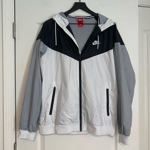 Nike Men's Black and Light Gray Windbreaker Size Large